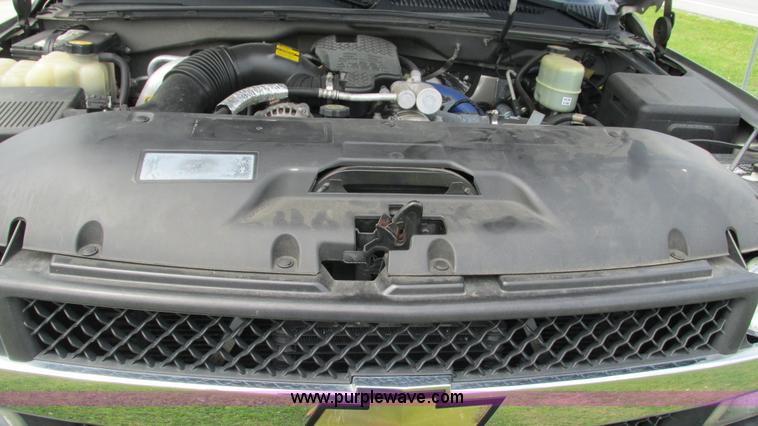 image for item G9276 2002 Chevrolet Silverado 2500HD Ext. Cab pickup truck