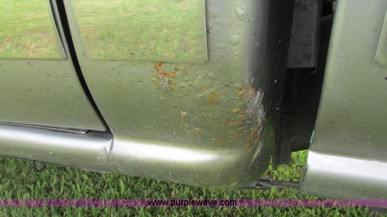 image for item G9276 2002 Chevrolet Silverado 2500HD Ext. Cab pickup truck