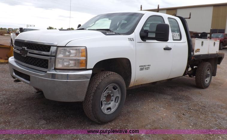 image for item H1754 2011 Chevrolet Silverado 2500HD Ext. Cab flatbed truck