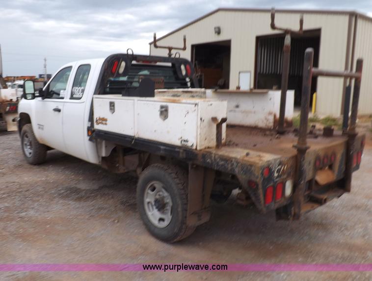 image for item H1754 2011 Chevrolet Silverado 2500HD Ext. Cab flatbed truck