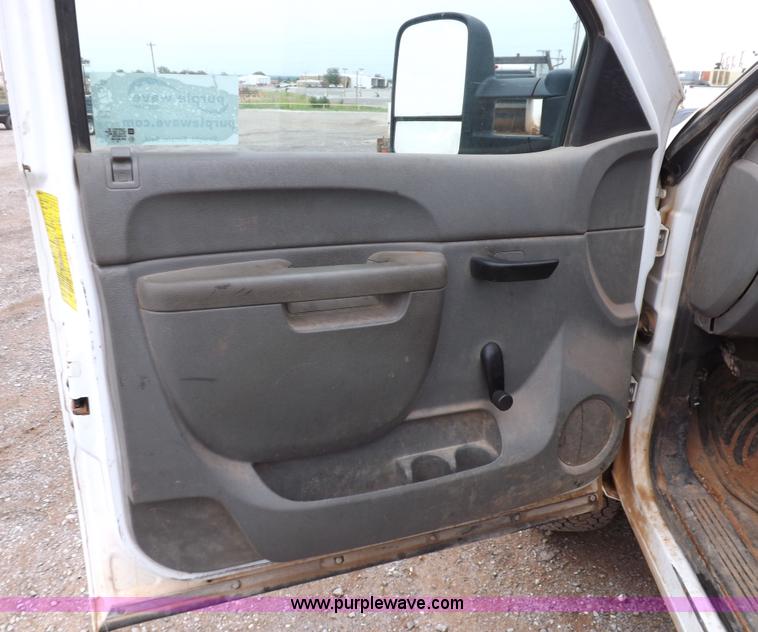 image for item H1754 2011 Chevrolet Silverado 2500HD Ext. Cab flatbed truck