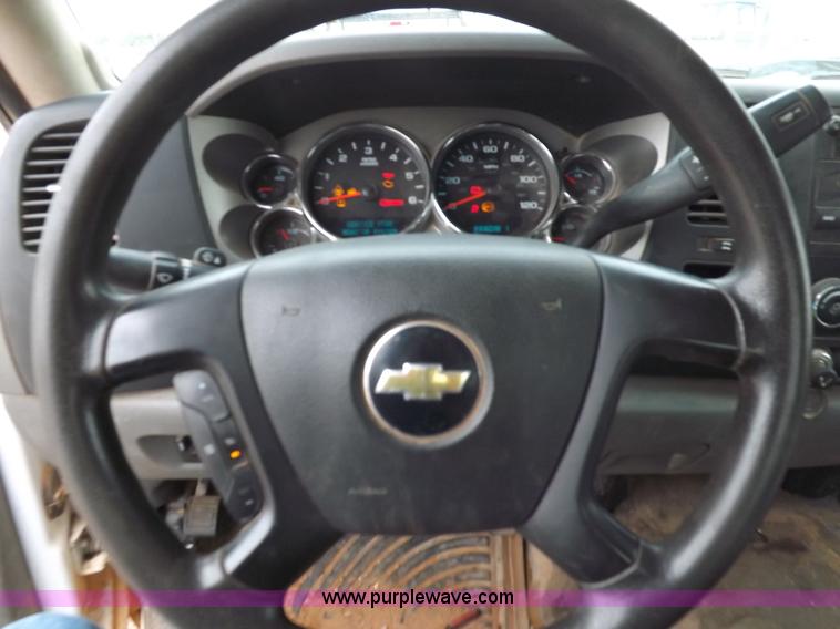 image for item H1754 2011 Chevrolet Silverado 2500HD Ext. Cab flatbed truck