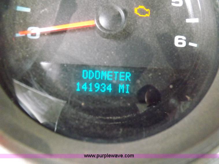 image for item H1754 2011 Chevrolet Silverado 2500HD Ext. Cab flatbed truck