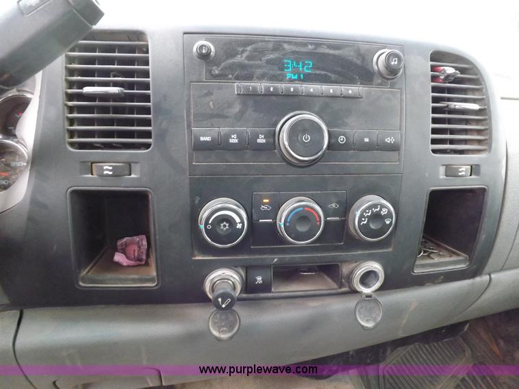 image for item H1754 2011 Chevrolet Silverado 2500HD Ext. Cab flatbed truck