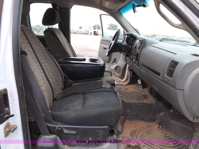 image for item H1754 2011 Chevrolet Silverado 2500HD Ext. Cab flatbed truck