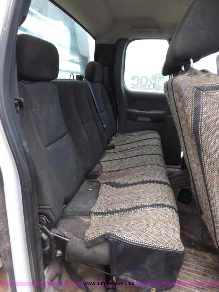 image for item H1754 2011 Chevrolet Silverado 2500HD Ext. Cab flatbed truck