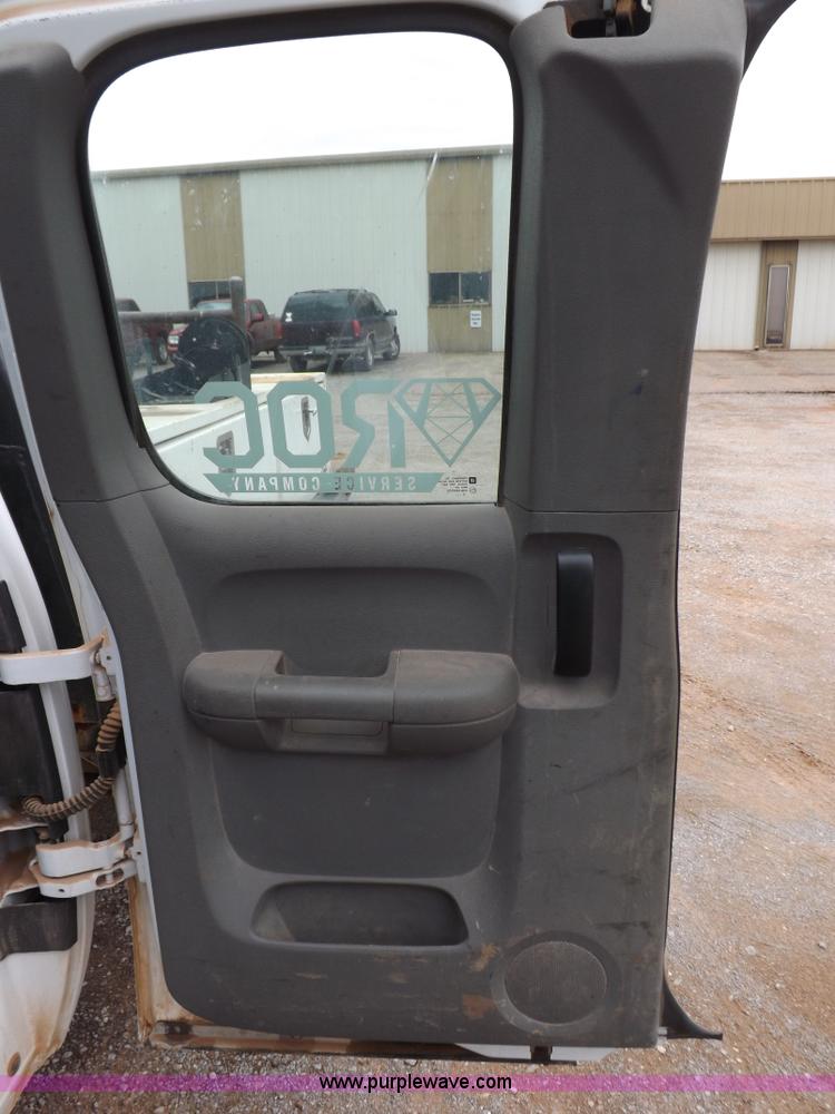 image for item H1754 2011 Chevrolet Silverado 2500HD Ext. Cab flatbed truck