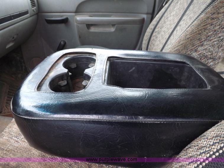 image for item H1754 2011 Chevrolet Silverado 2500HD Ext. Cab flatbed truck