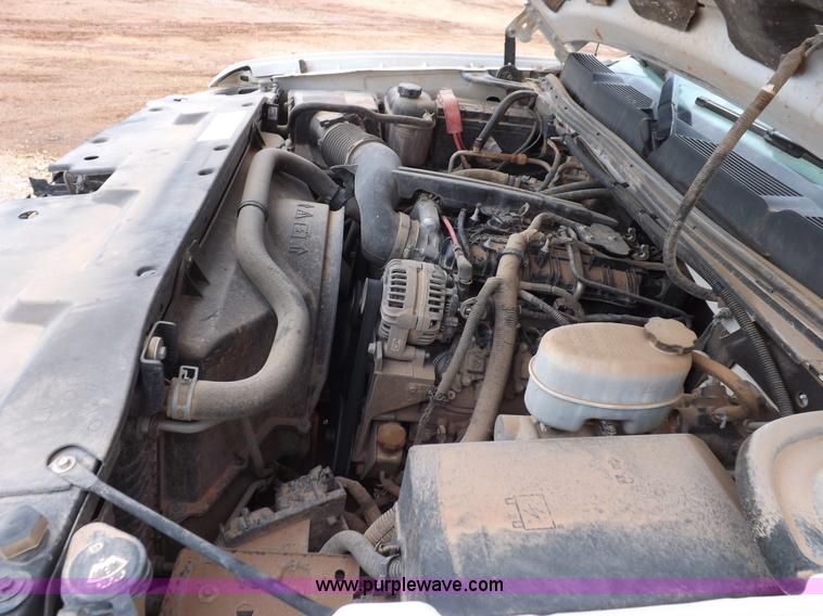 image for item H1756 2009 Chevrolet Silverado 2500HD Ext. Cab flatbed truck