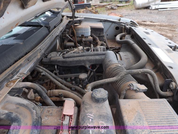 image for item H1756 2009 Chevrolet Silverado 2500HD Ext. Cab flatbed truck