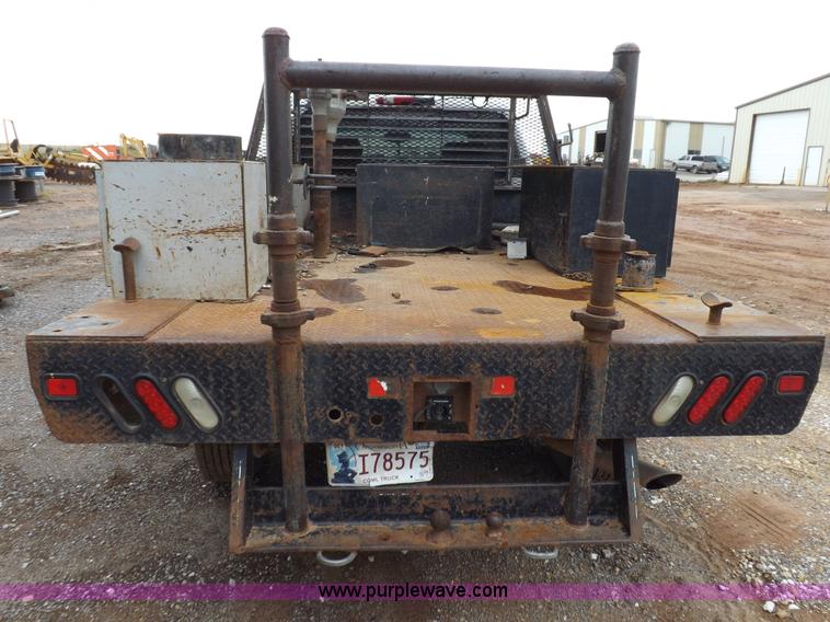 image for item H1756 2009 Chevrolet Silverado 2500HD Ext. Cab flatbed truck