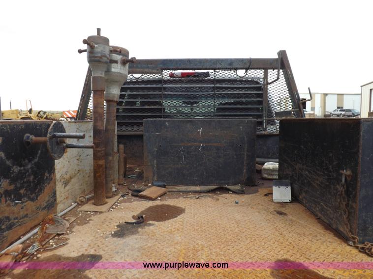 image for item H1756 2009 Chevrolet Silverado 2500HD Ext. Cab flatbed truck