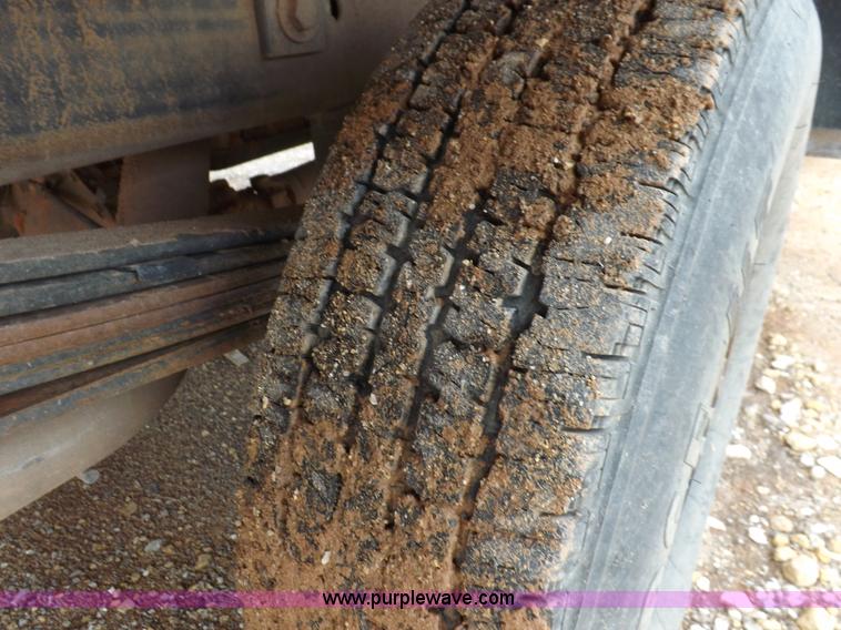 image for item H1756 2009 Chevrolet Silverado 2500HD Ext. Cab flatbed truck