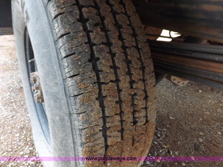 image for item H1756 2009 Chevrolet Silverado 2500HD Ext. Cab flatbed truck