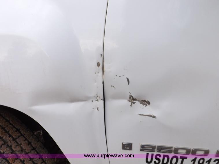 image for item H1756 2009 Chevrolet Silverado 2500HD Ext. Cab flatbed truck