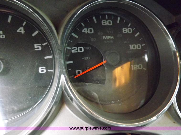 image for item H1756 2009 Chevrolet Silverado 2500HD Ext. Cab flatbed truck