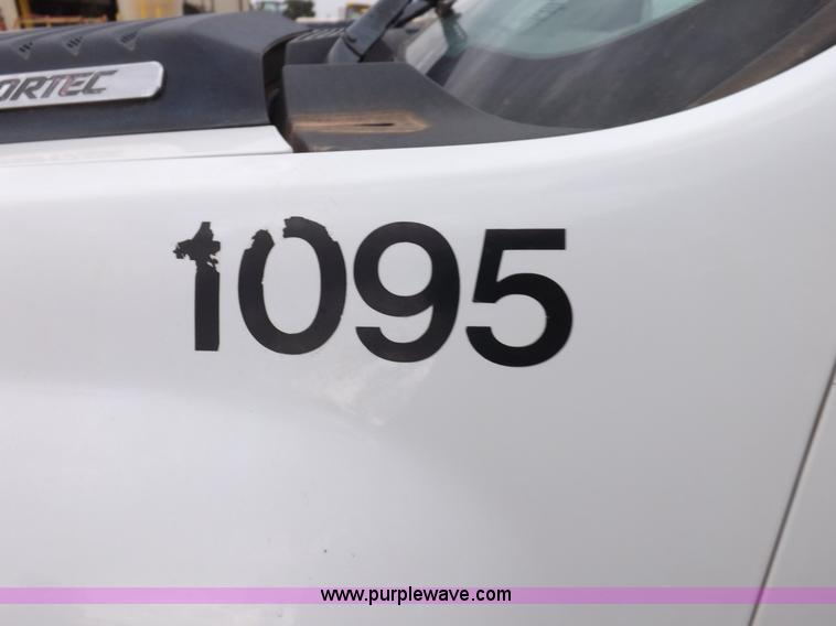 image for item H1756 2009 Chevrolet Silverado 2500HD Ext. Cab flatbed truck