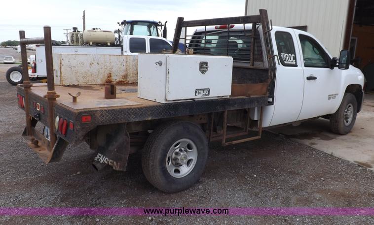 image for item H1757 2009 Chevrolet Silverado 2500HD Ext. Cab flatbed truck