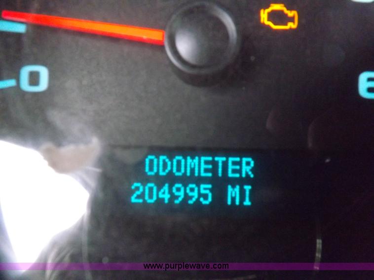 image for item H1757 2009 Chevrolet Silverado 2500HD Ext. Cab flatbed truck