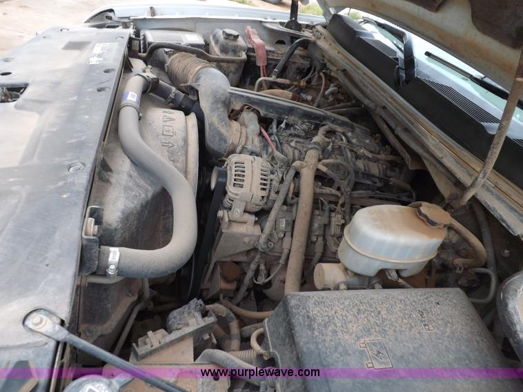 image for item H1757 2009 Chevrolet Silverado 2500HD Ext. Cab flatbed truck