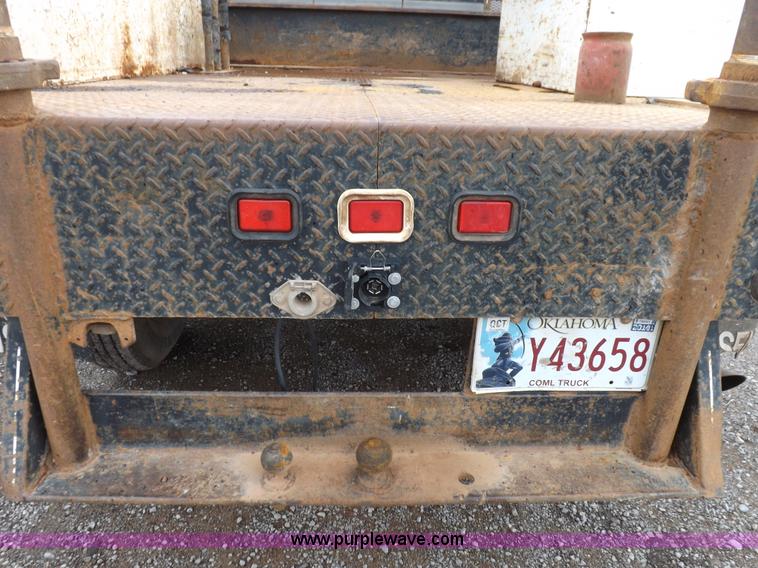 image for item H1757 2009 Chevrolet Silverado 2500HD Ext. Cab flatbed truck