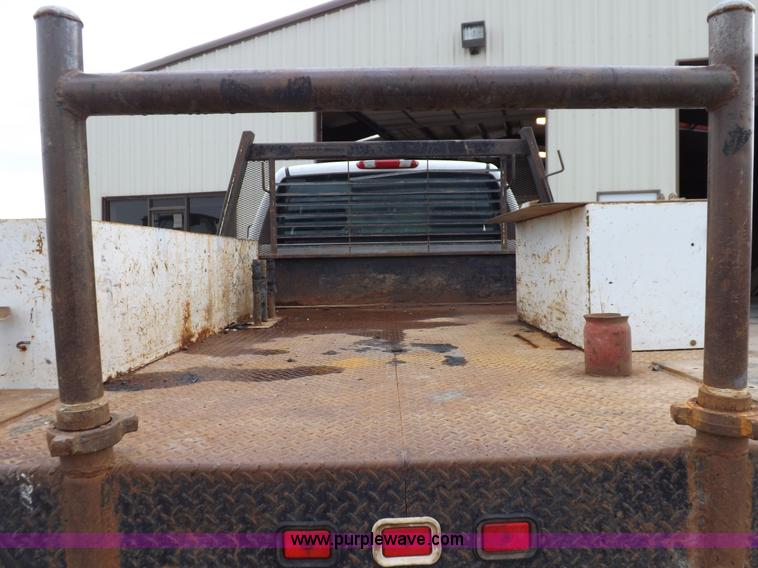 image for item H1757 2009 Chevrolet Silverado 2500HD Ext. Cab flatbed truck