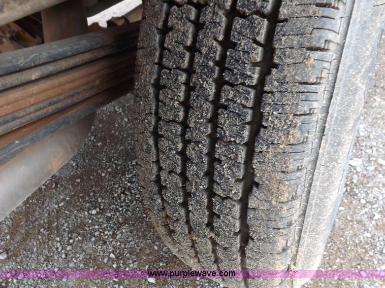 image for item H1757 2009 Chevrolet Silverado 2500HD Ext. Cab flatbed truck