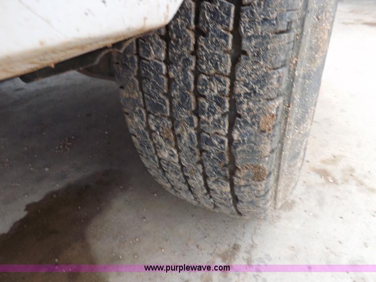 image for item H1757 2009 Chevrolet Silverado 2500HD Ext. Cab flatbed truck