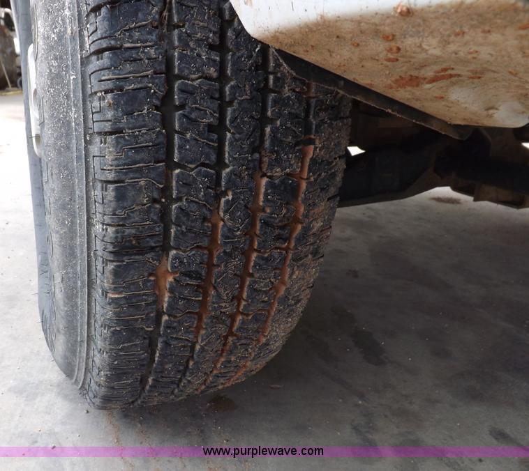 image for item H1757 2009 Chevrolet Silverado 2500HD Ext. Cab flatbed truck