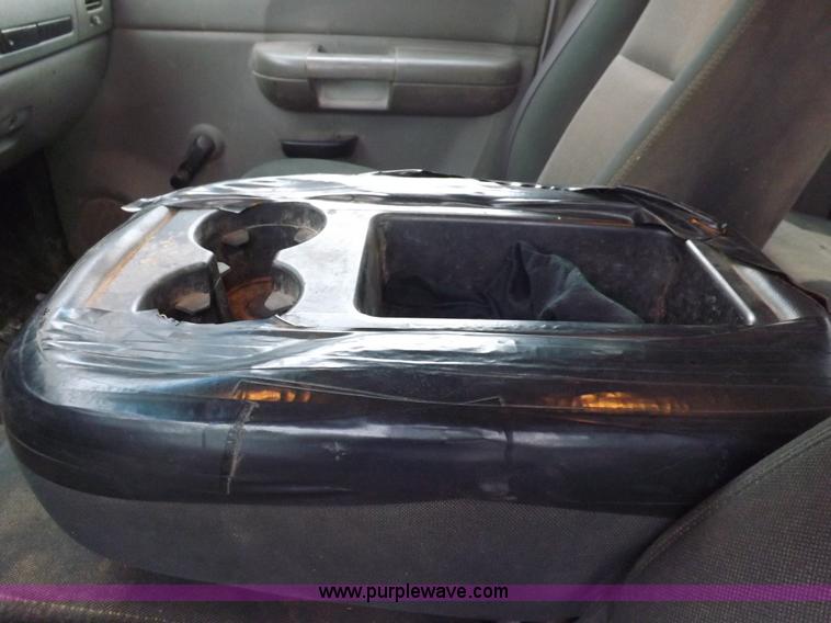 image for item H1757 2009 Chevrolet Silverado 2500HD Ext. Cab flatbed truck