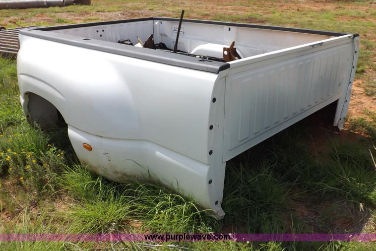 image for item H1765 Chevrolet Silverado 3500 truck bed