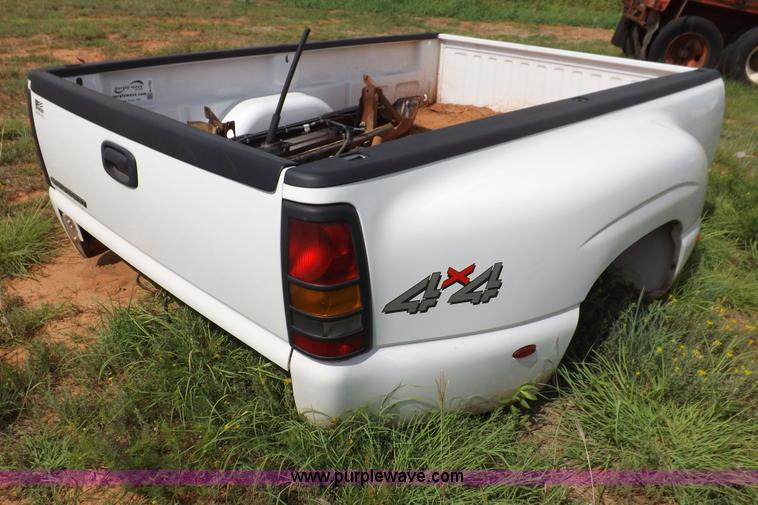 image for item H1765 Chevrolet Silverado 3500 truck bed