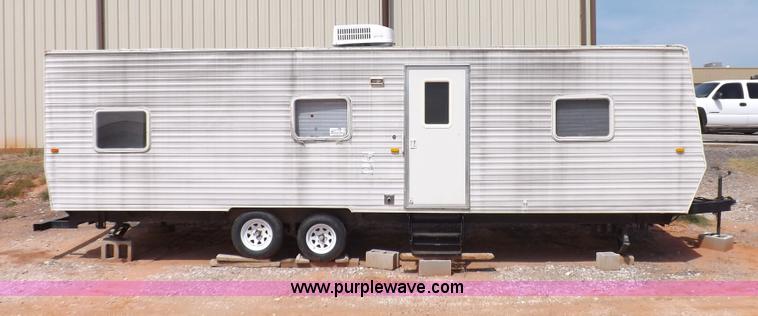 image for item H1789 2006 Gulfstream Cavalier camper