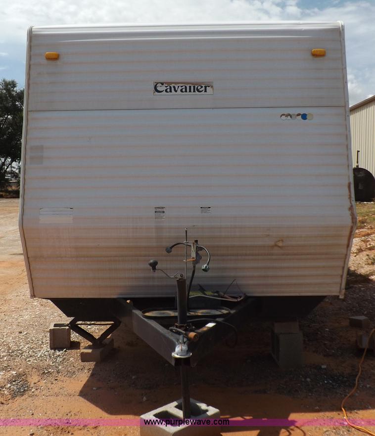 image for item H1789 2006 Gulfstream Cavalier camper