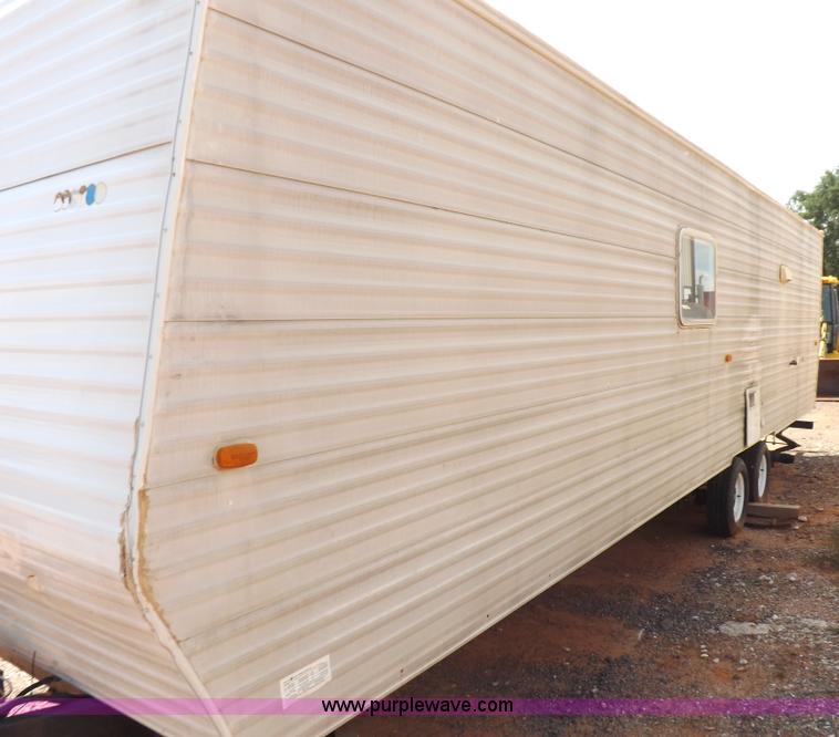 image for item H1789 2006 Gulfstream Cavalier camper