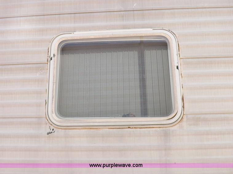 image for item H1789 2006 Gulfstream Cavalier camper