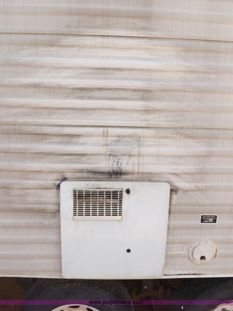 image for item H1789 2006 Gulfstream Cavalier camper