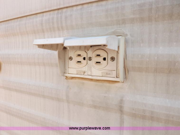 image for item H1789 2006 Gulfstream Cavalier camper