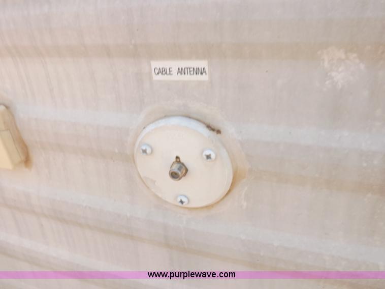 image for item H1789 2006 Gulfstream Cavalier camper