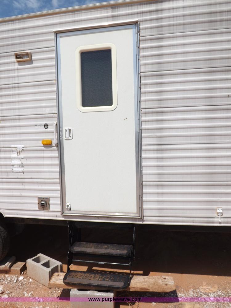 image for item H1789 2006 Gulfstream Cavalier camper