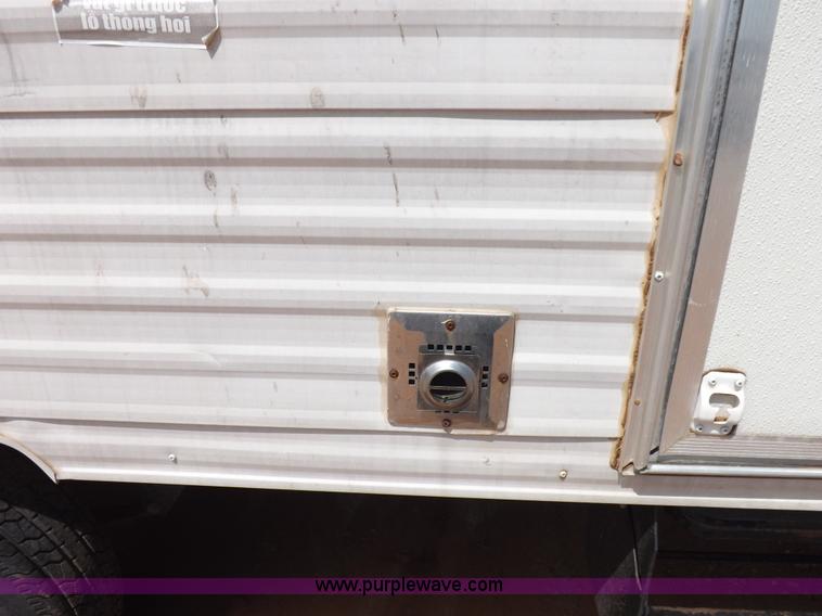 image for item H1789 2006 Gulfstream Cavalier camper