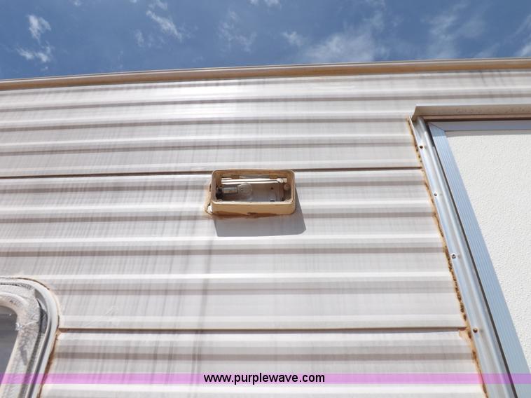 image for item H1789 2006 Gulfstream Cavalier camper