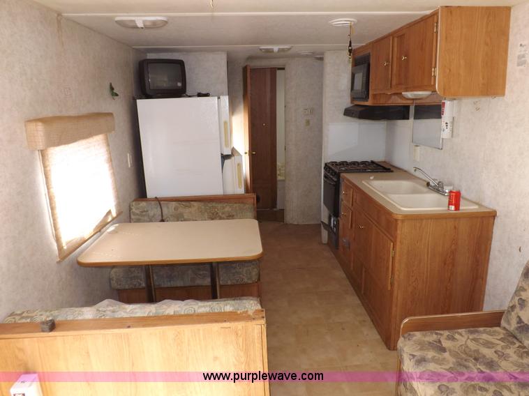 image for item H1789 2006 Gulfstream Cavalier camper