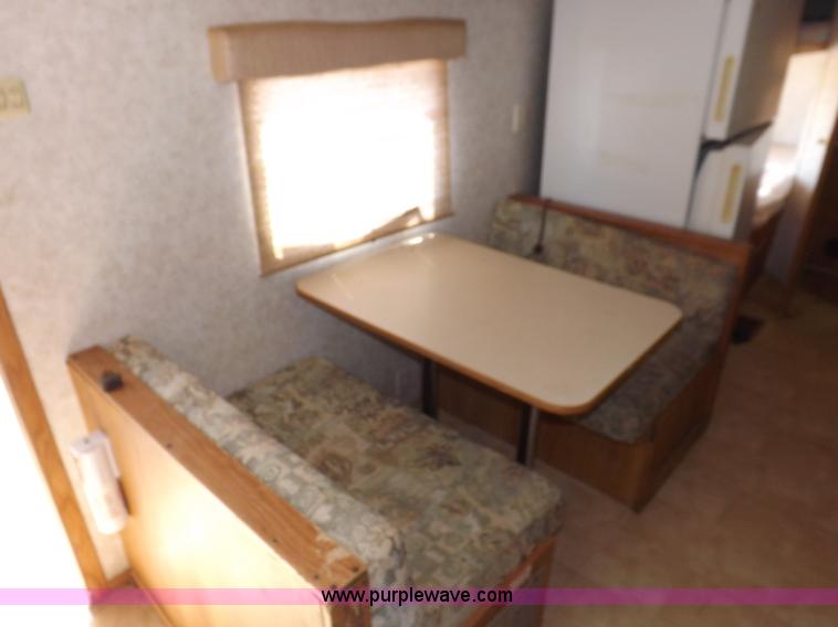 image for item H1789 2006 Gulfstream Cavalier camper