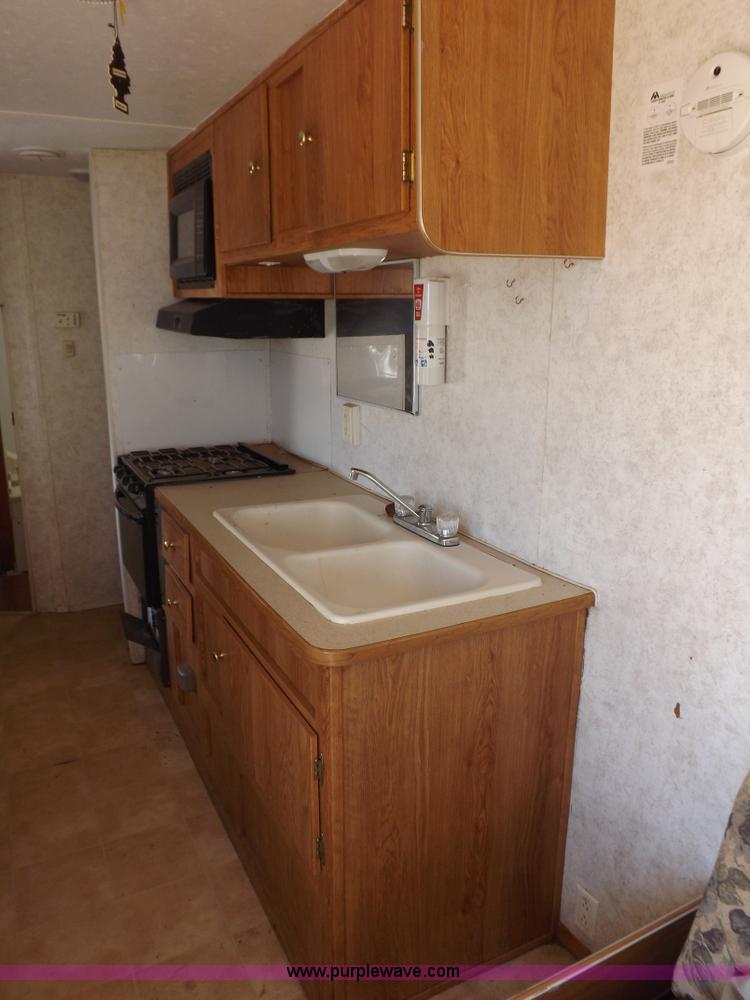 image for item H1789 2006 Gulfstream Cavalier camper