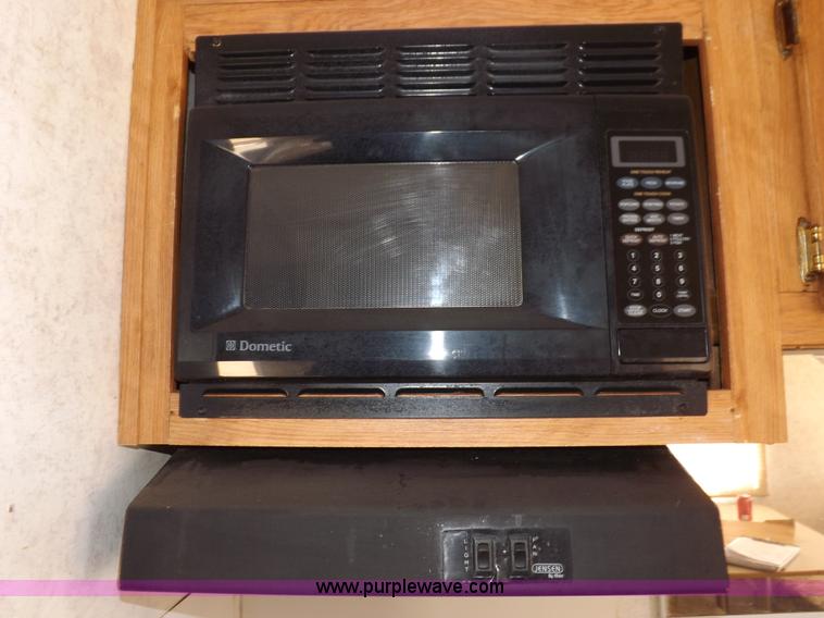 image for item H1789 2006 Gulfstream Cavalier camper