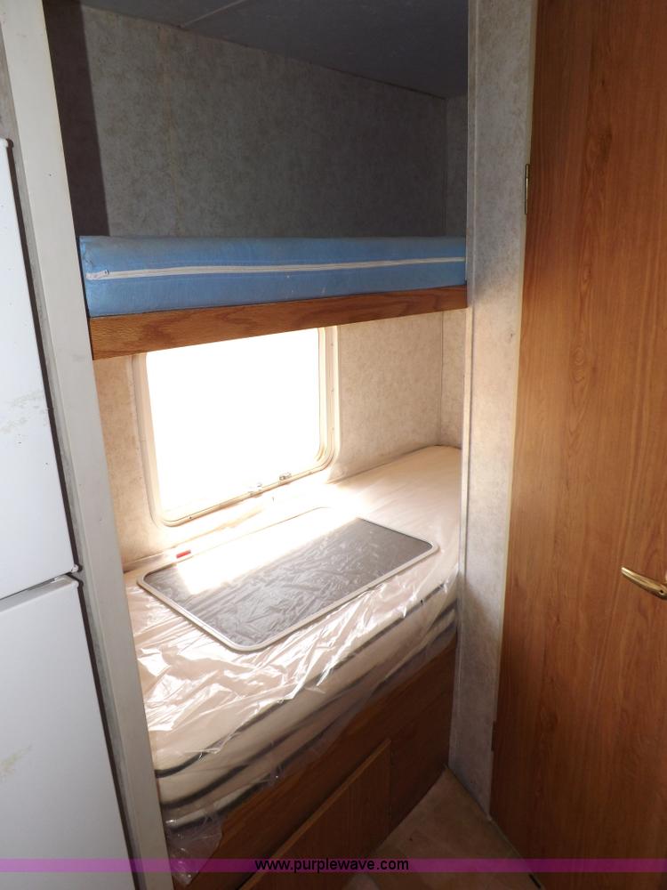 image for item H1789 2006 Gulfstream Cavalier camper