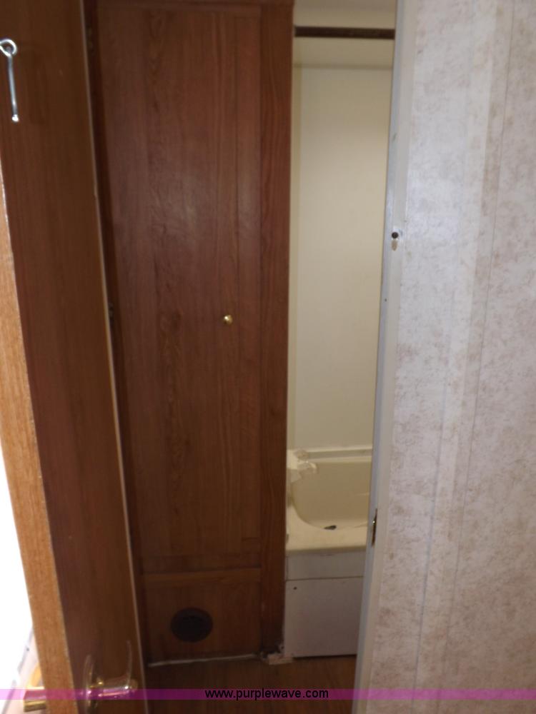 image for item H1789 2006 Gulfstream Cavalier camper