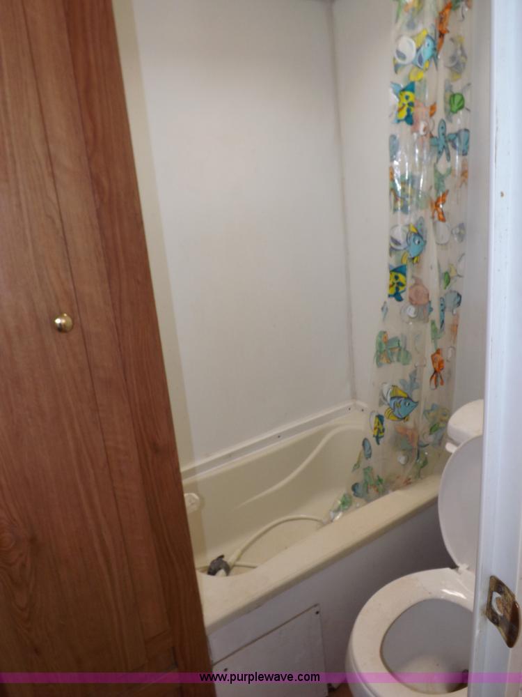 image for item H1789 2006 Gulfstream Cavalier camper