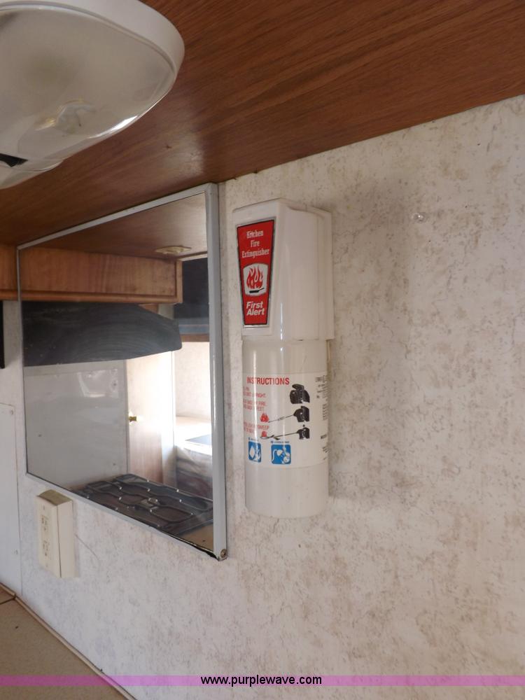 image for item H1789 2006 Gulfstream Cavalier camper